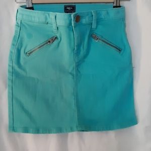 Girls Gap Kids size 10 skirt with zipper pockets